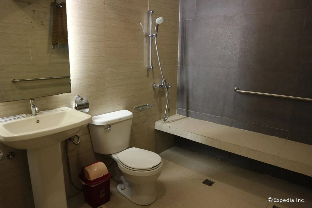 Skylight Hotel