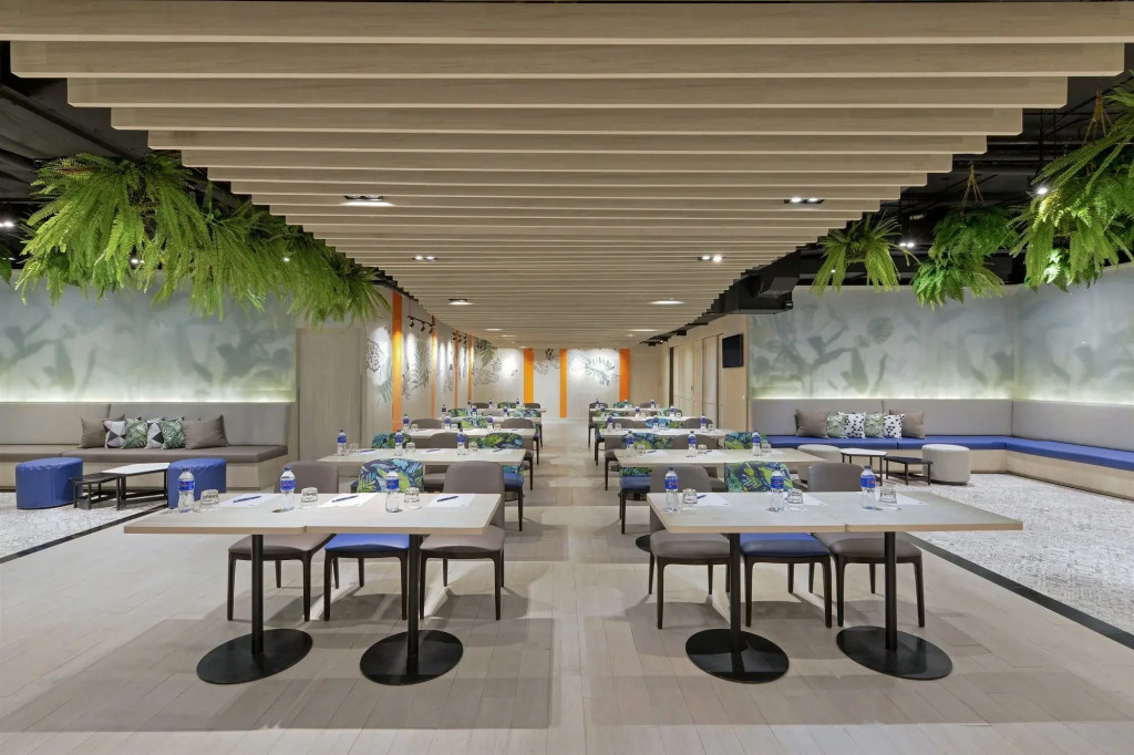 Holiday Inn Express Bangkok Sukhumvit 11 by IHG