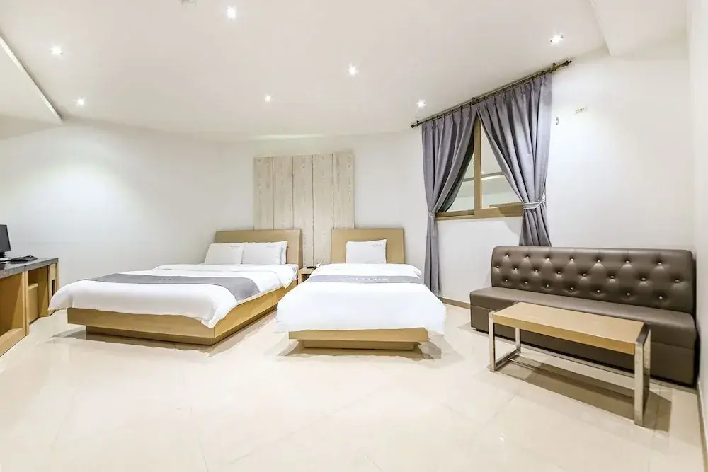 Gallery Hotel