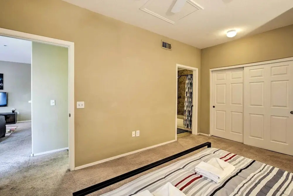 Condo w/ Pool Access, 5 Mi to Tempe Diablo Stadium
