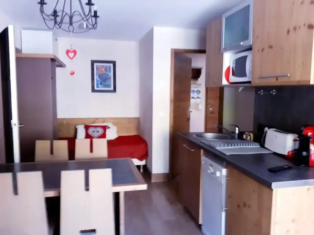 Apartment With one Bedroom in Risoul, With Wonderful Mountain View, Shared Pool, Furnished Balcony