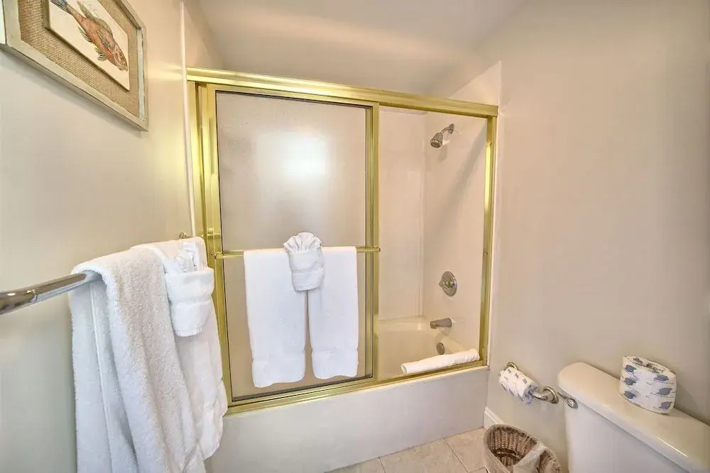 Stunning 16th Floor Condo with Fitness Center, Hot Tubs, Pools, and Beach Access - Unit 1606 by RedAwning