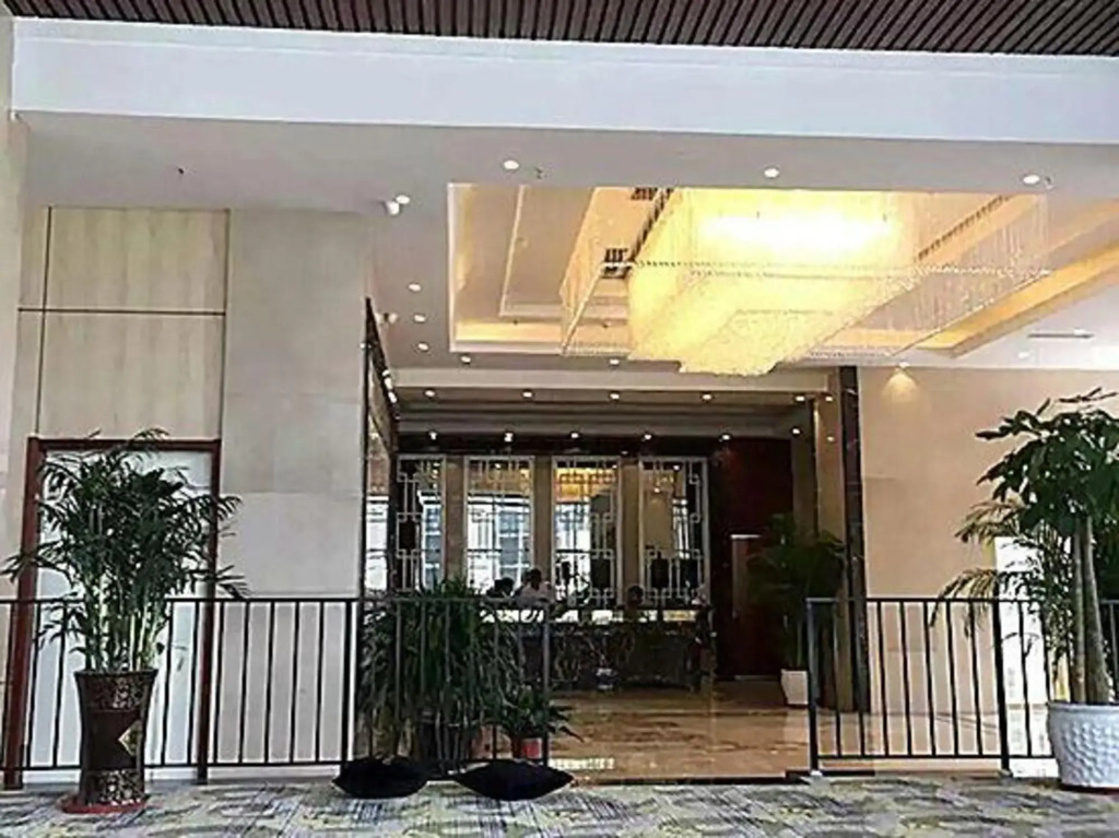 Huaxi Garden Hotel (Qingdao Liuting Airport)