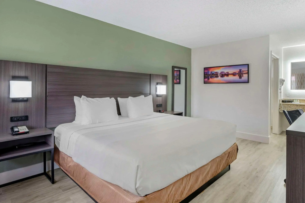 Quality Inn & Suites Orlando East - UCF Area