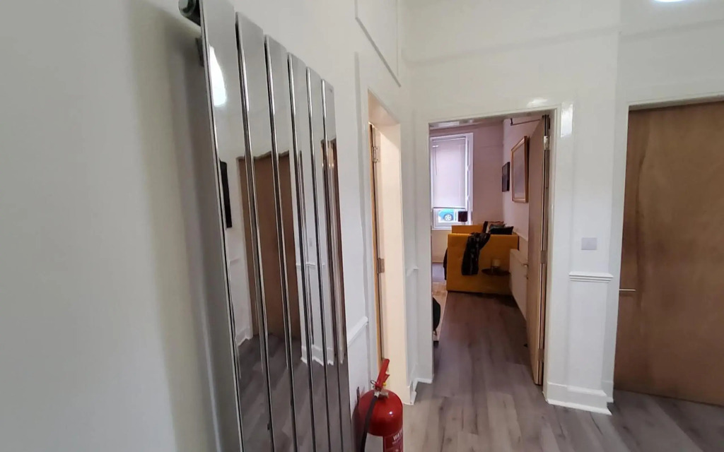 6 Separate beds, 2 baths -Leith Spectacular Apartment