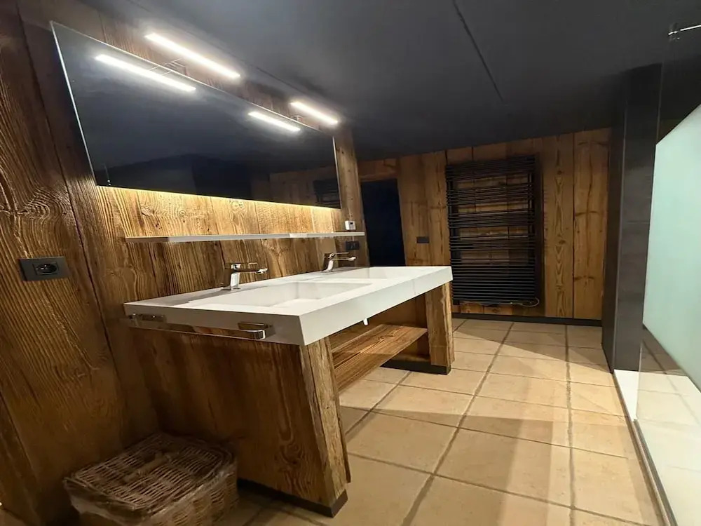 Chalet Retreat With Sauna