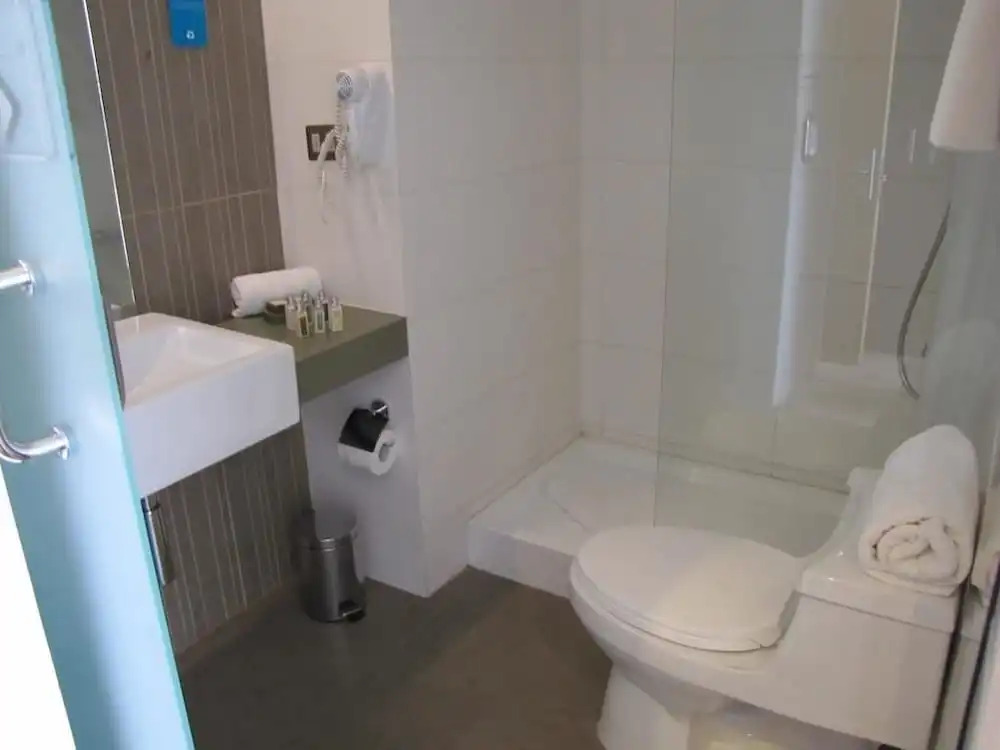 Open Hotel