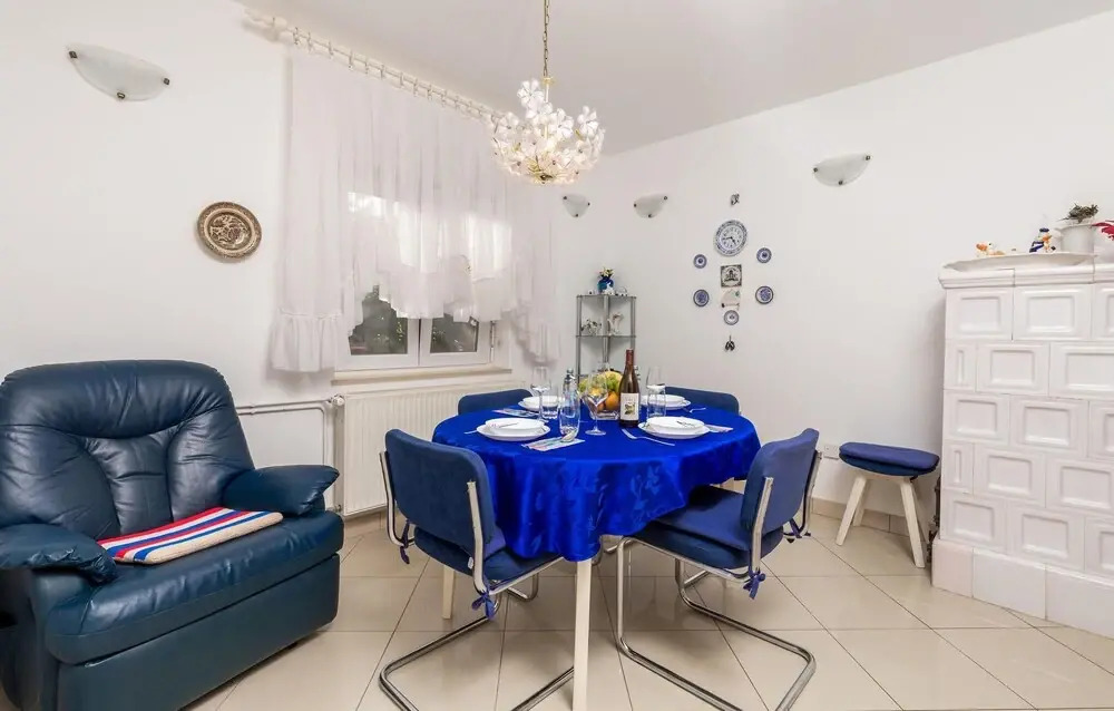 Stunning Home in Kremenici With Wifi and 2 Bedrooms