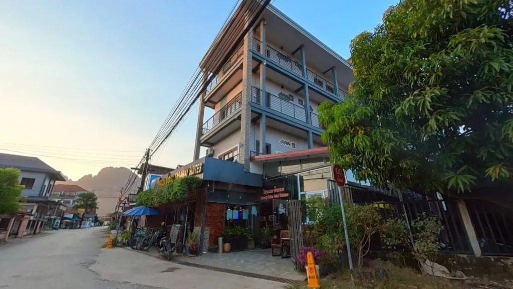 FARAWAY SUITES