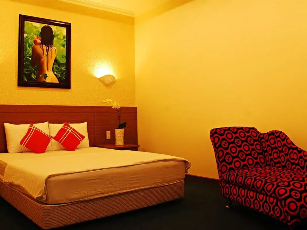 Nhat Quynh Hotel 2