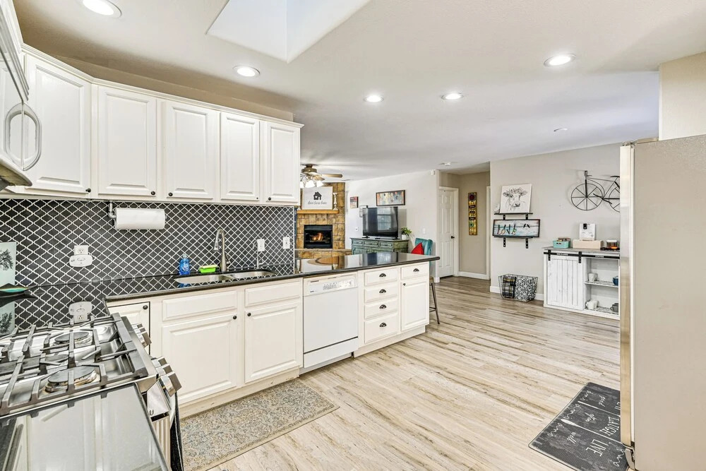 1 Mi to Nau: High-country Home w/ Gorgeous Views!
