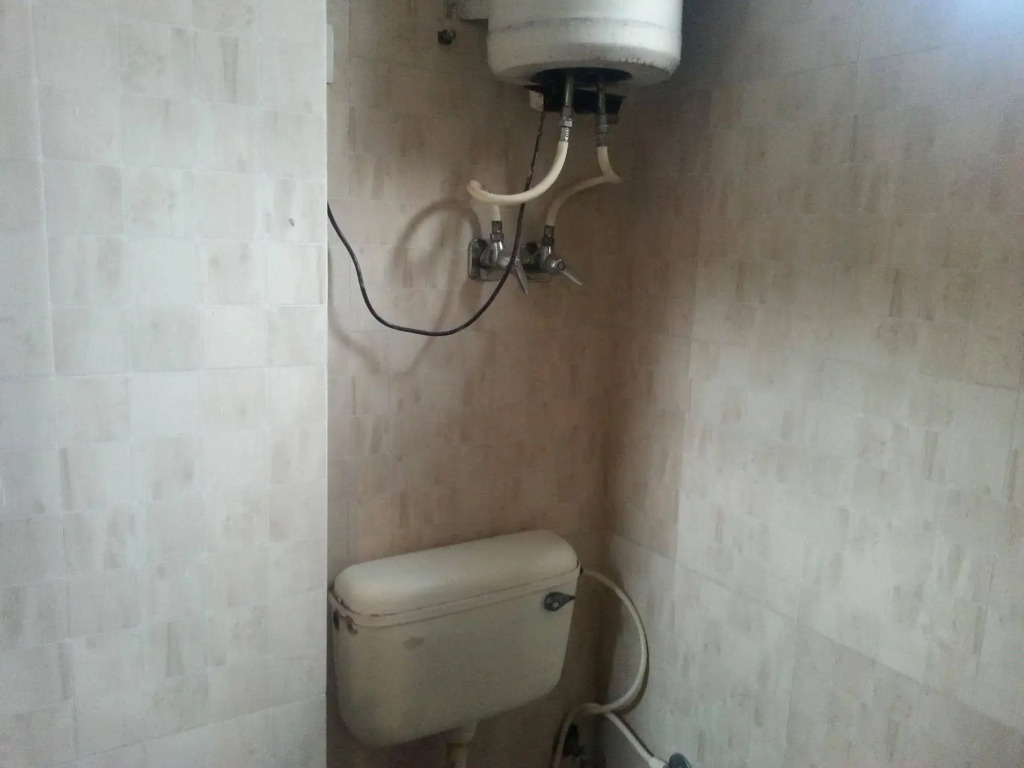 HOTEL TASHKENT PALACE - Budget Friendly, Near R K Ashram Metro Station
