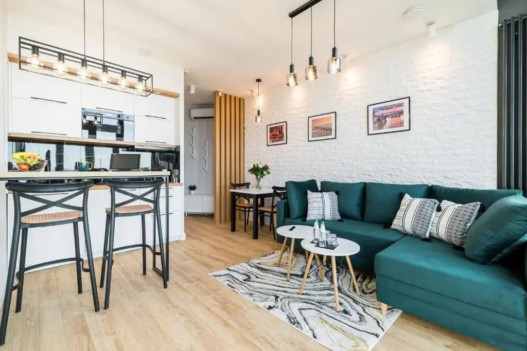 Q18 ApartHotel