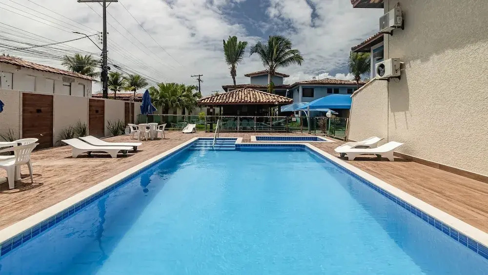 Casa com Piscina a 300m da Praia de Taperapu