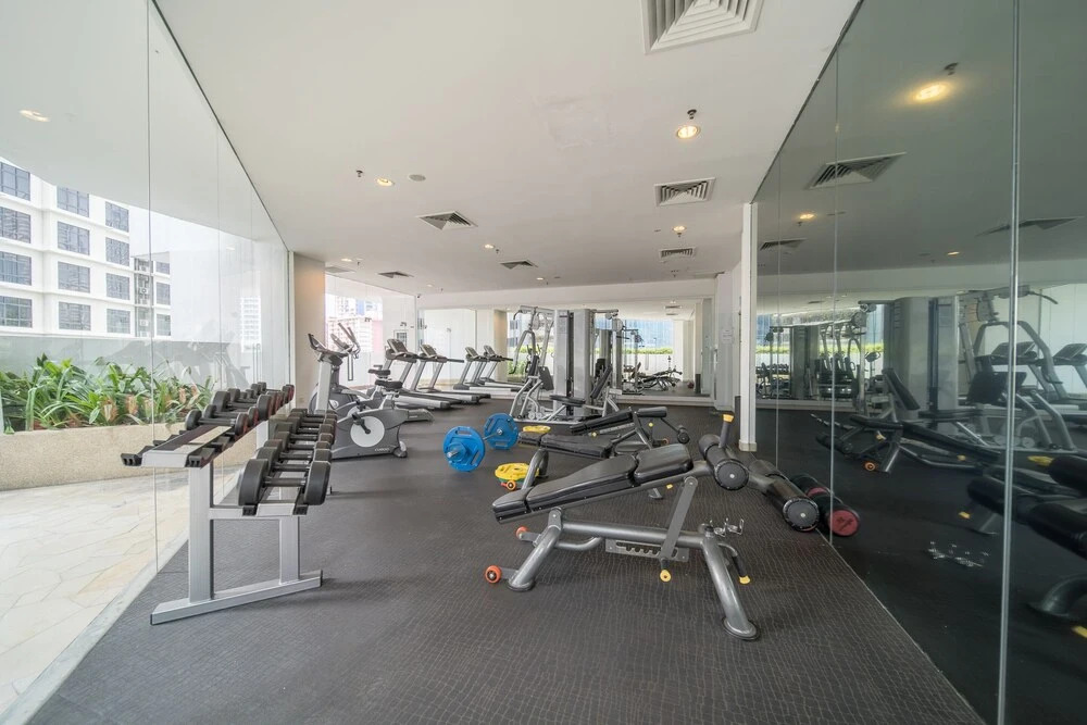 Crest Jalan Sultan Ismail by OYO Rooms