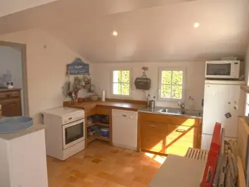 House Spacieuse Villa A 5 Mn A Pied Du Quai De Sauzon.