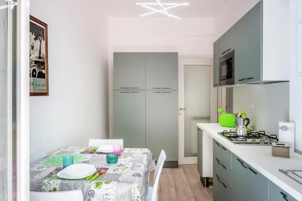 New Apt! 1km From Central Station 'La Spezia'
