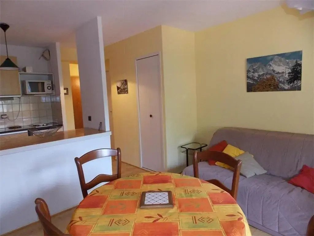 Appartement Bagnères-de-Luchon, 3 pièces, 4 personnes - FR-1-313-128