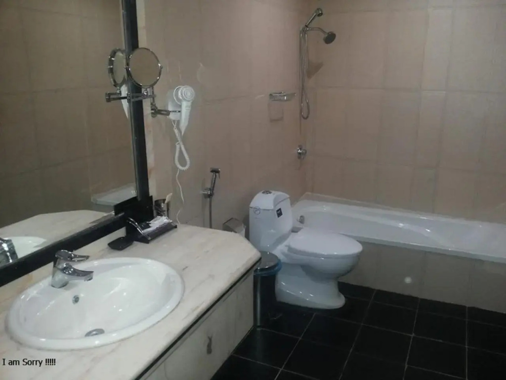 Quiet Rooms 11 Serviced Apartments