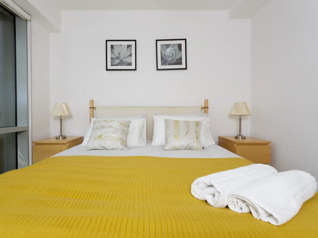 Live in Leeds Millenium Square Apartment