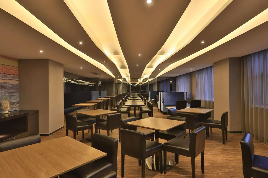 Atour Light Hotel Dalian Zhongshan Square Renming Road