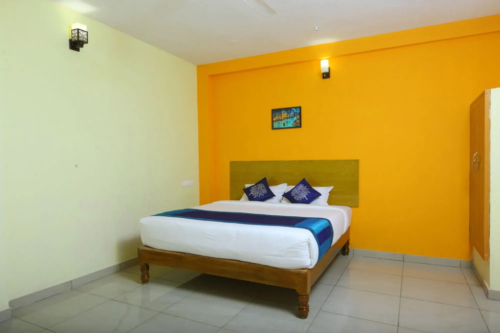 Super Hotel O Thavalakuppam Near Bus Stand