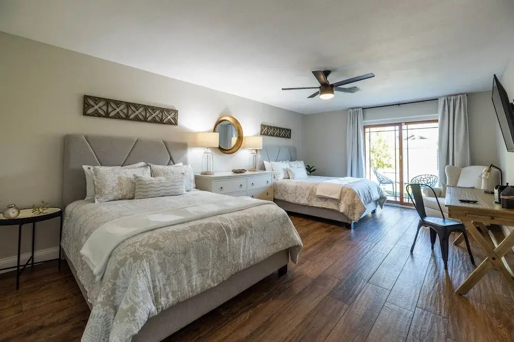 Scottsdale Waltann 3 Bedroom Home by RedAwning