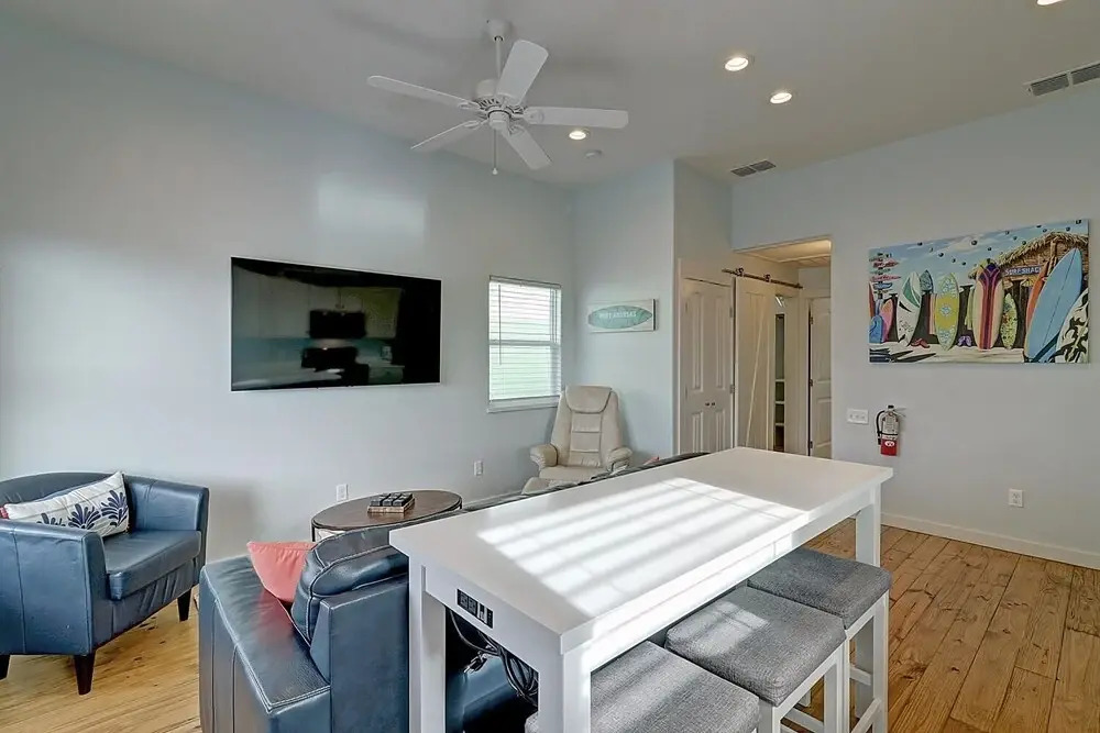Jay's Surf Shack 2 Bedroom Bungalow by Redawning