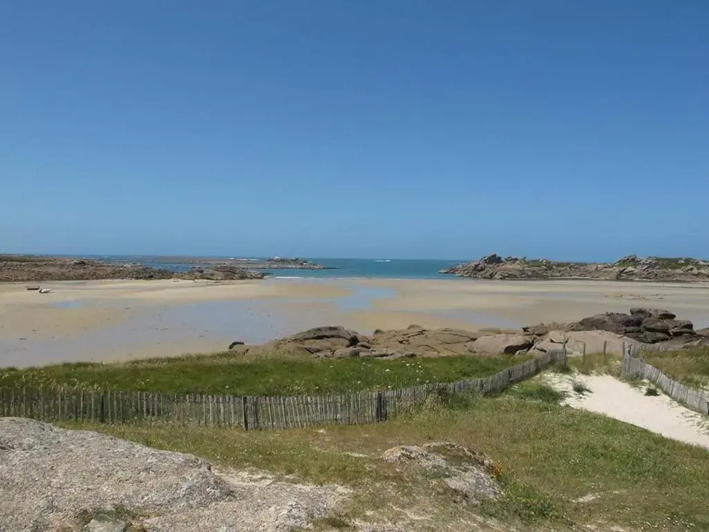 Maison avec Jardin, WIFI, à 50m Plage - TREGASTEL - FR-1-368-31