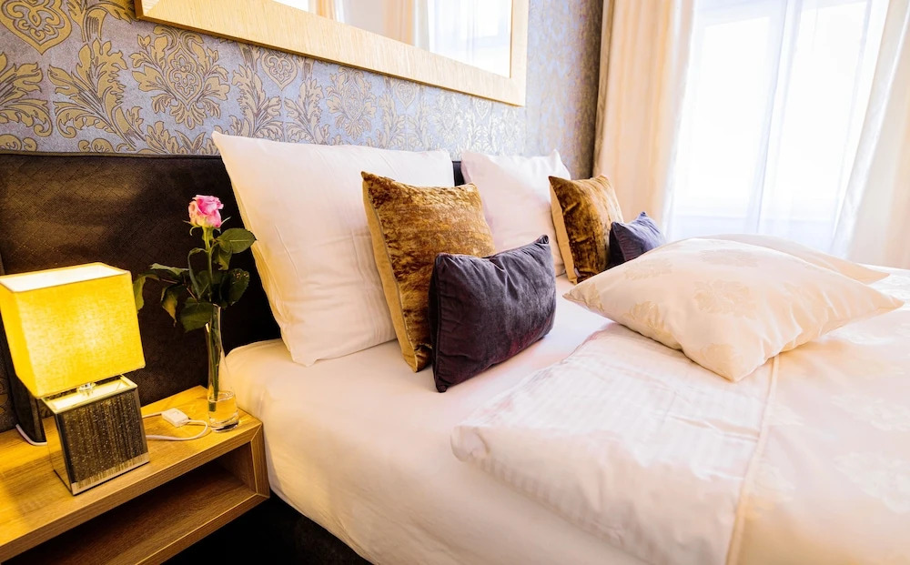 Sophies Place Yppenplatz - Imperial Lifestyle City Apartments Vienna Parking