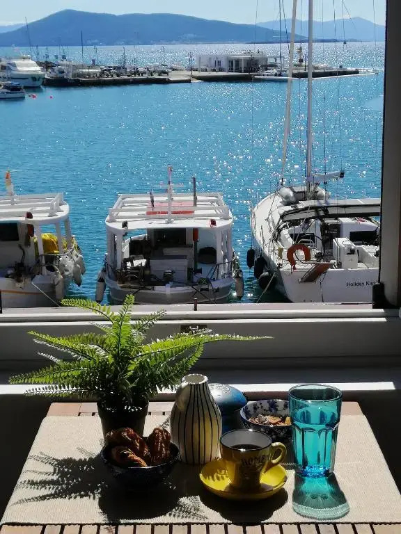 Aegina Port Apt 4