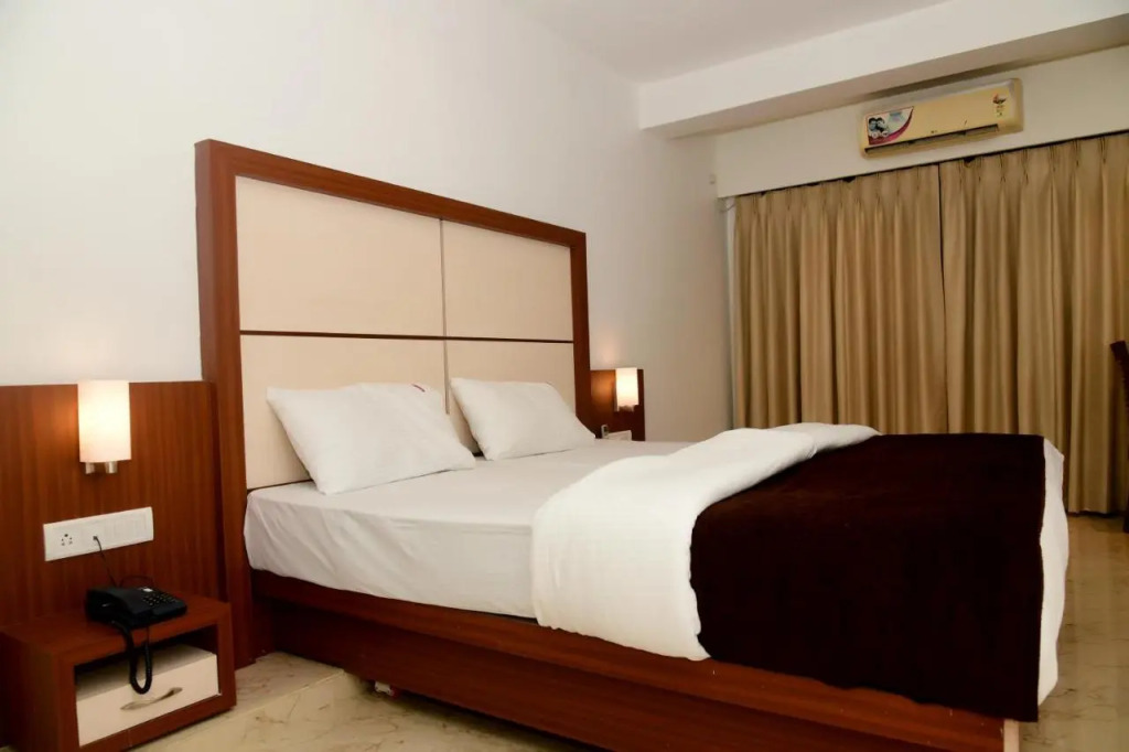 Hotel Monarch Center Point near Dahanu Beach, Bordi