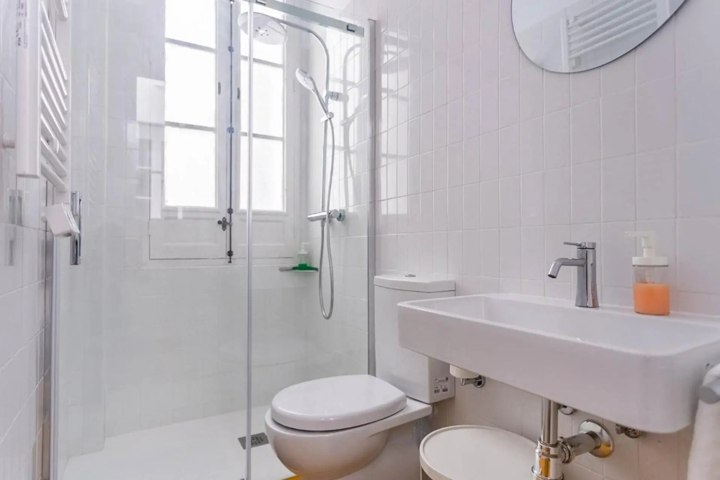 Pop Art , Sunny Apartment near Santa Cruz