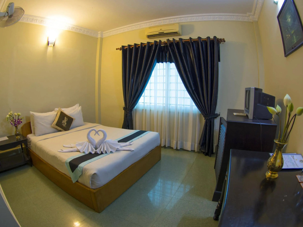 Central Night Hotel