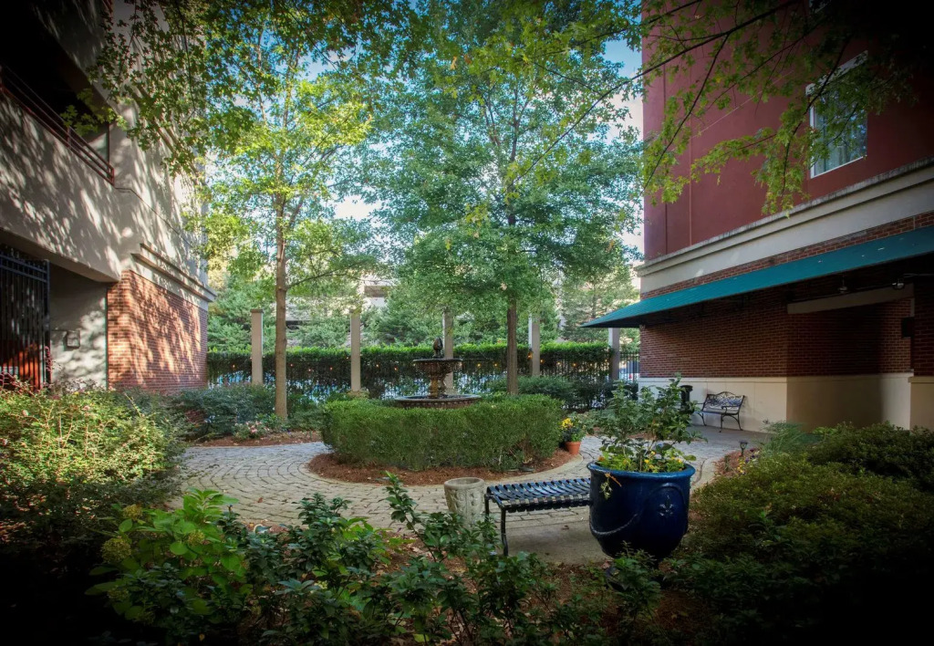 Courtyard by Marriott Athens Downtown