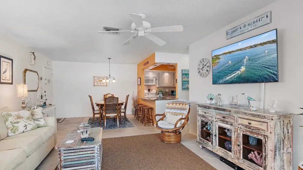 Serenity On Sutton 2 Bedroom Townhouse by RedAwning