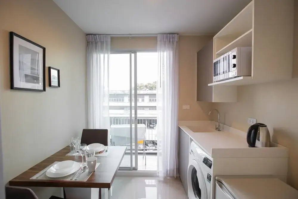 Near BK University Quiet Condo in Rama4 bkb137