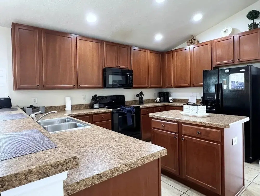 Cozy 4 Bed 3 Bath Pool Hm with Game Room-4450NP