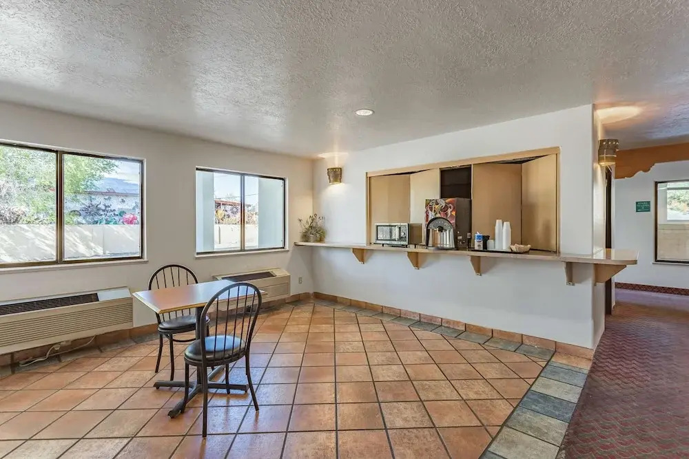 Motel 6 Santa Fe Central