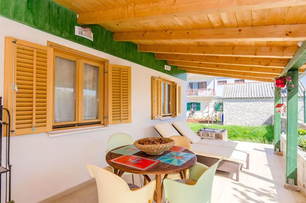 House Ara