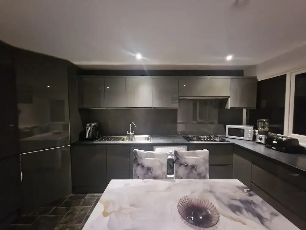 Milton Keynes Modern Retreat