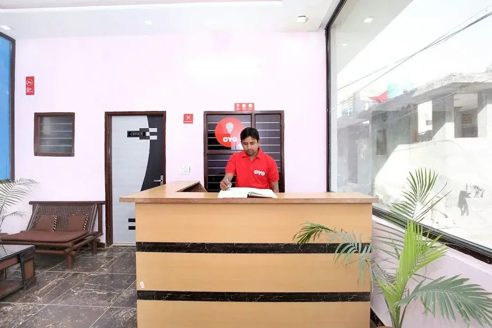 OYO 11497 Hotel Sharnam