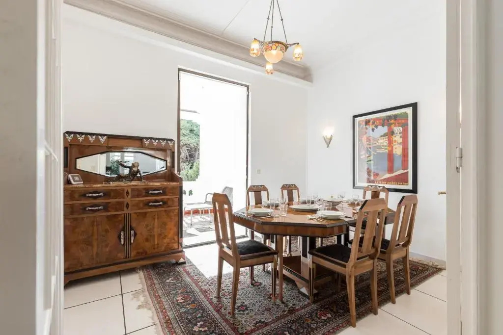 Stylish Art Deco villa near the sea 4 Bdrs Pool and garage