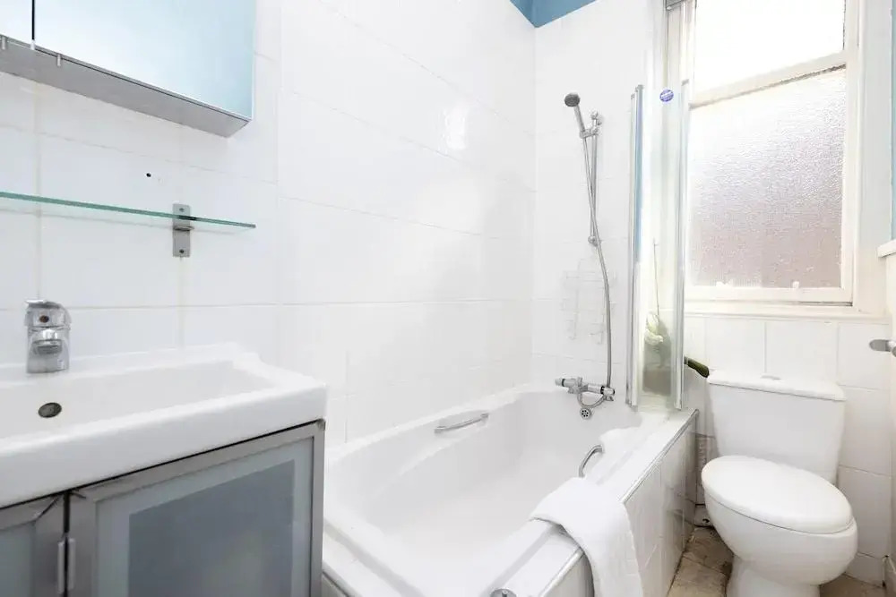 ALTIDO Gorgeous 1-bed flat with a shared garden