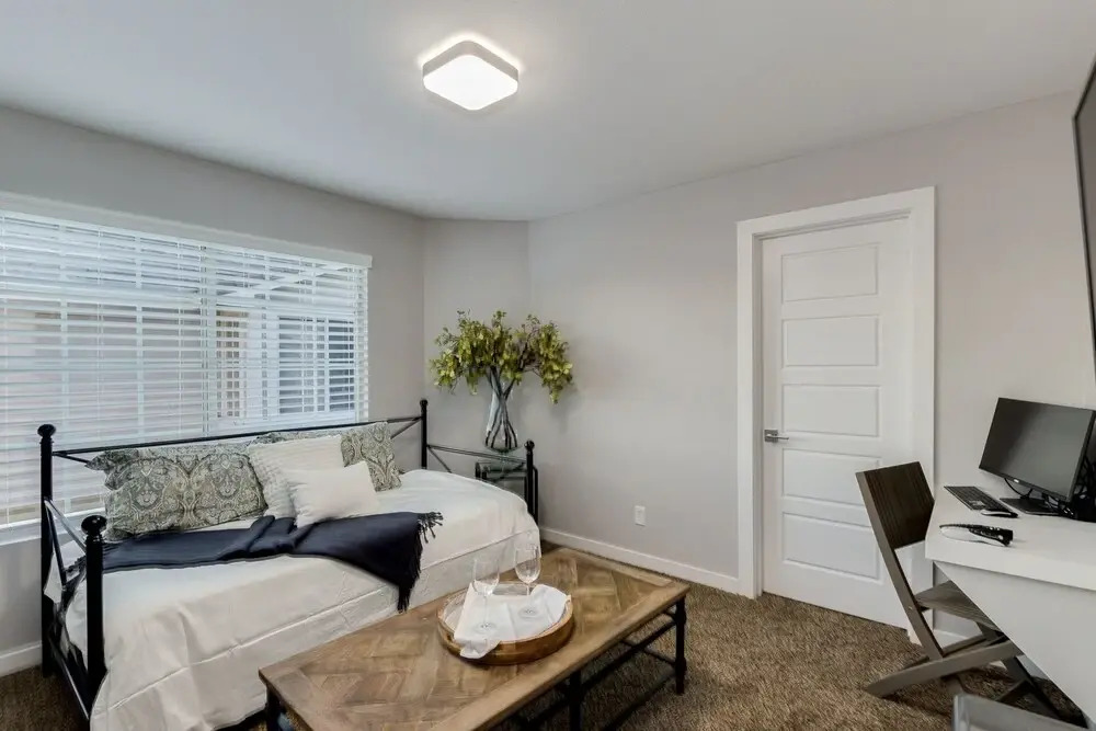 Waterfront w/ Heated Pool and a Paddle Boat in Gilbert! by Redawning