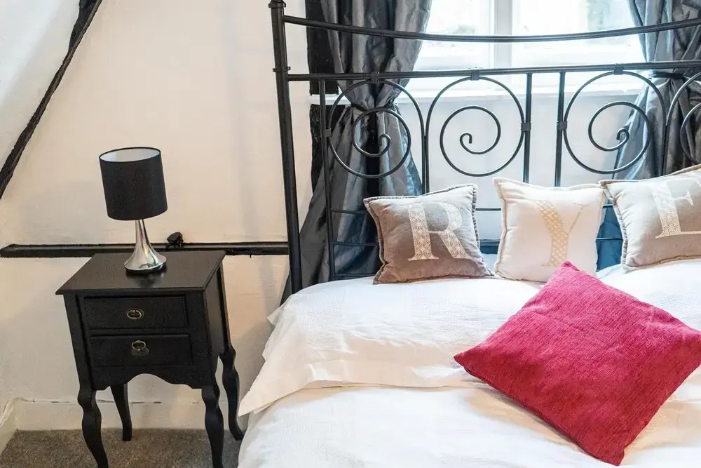 Crooked Loft - Super Central Stunning Views Sleeps 4