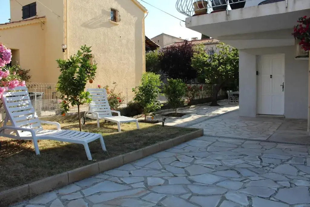 RESIDENCE INAYA