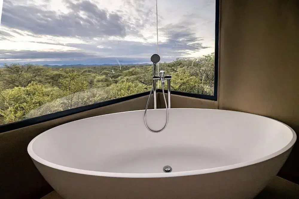Kifaru Luxury Lodge & Bush Camp