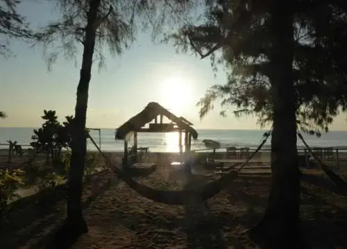 Tsunami beach hotel arugambay