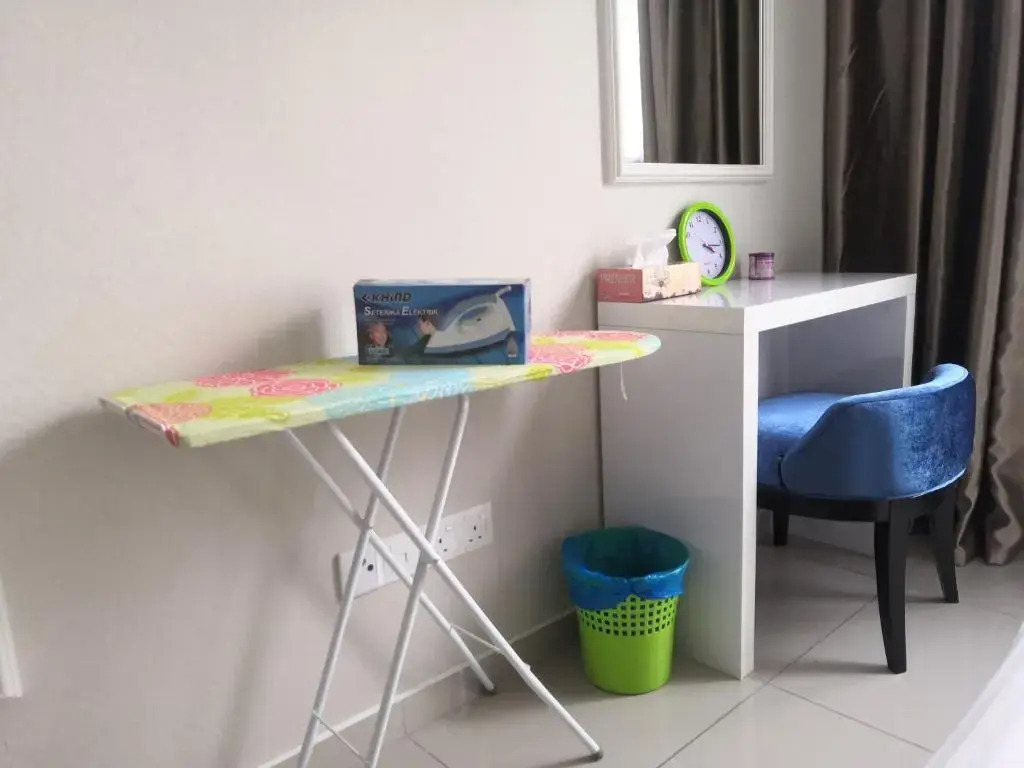 Dz Studio and Suite Parisien Tower i-City